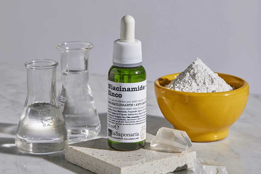 Serum niacinamide+zink kunder yndyrave dhe akneve